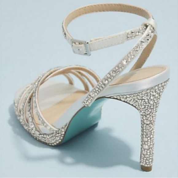 NWOT - Betsy Johnson Perl heels -  size 9.5 - Picture 1 of 6